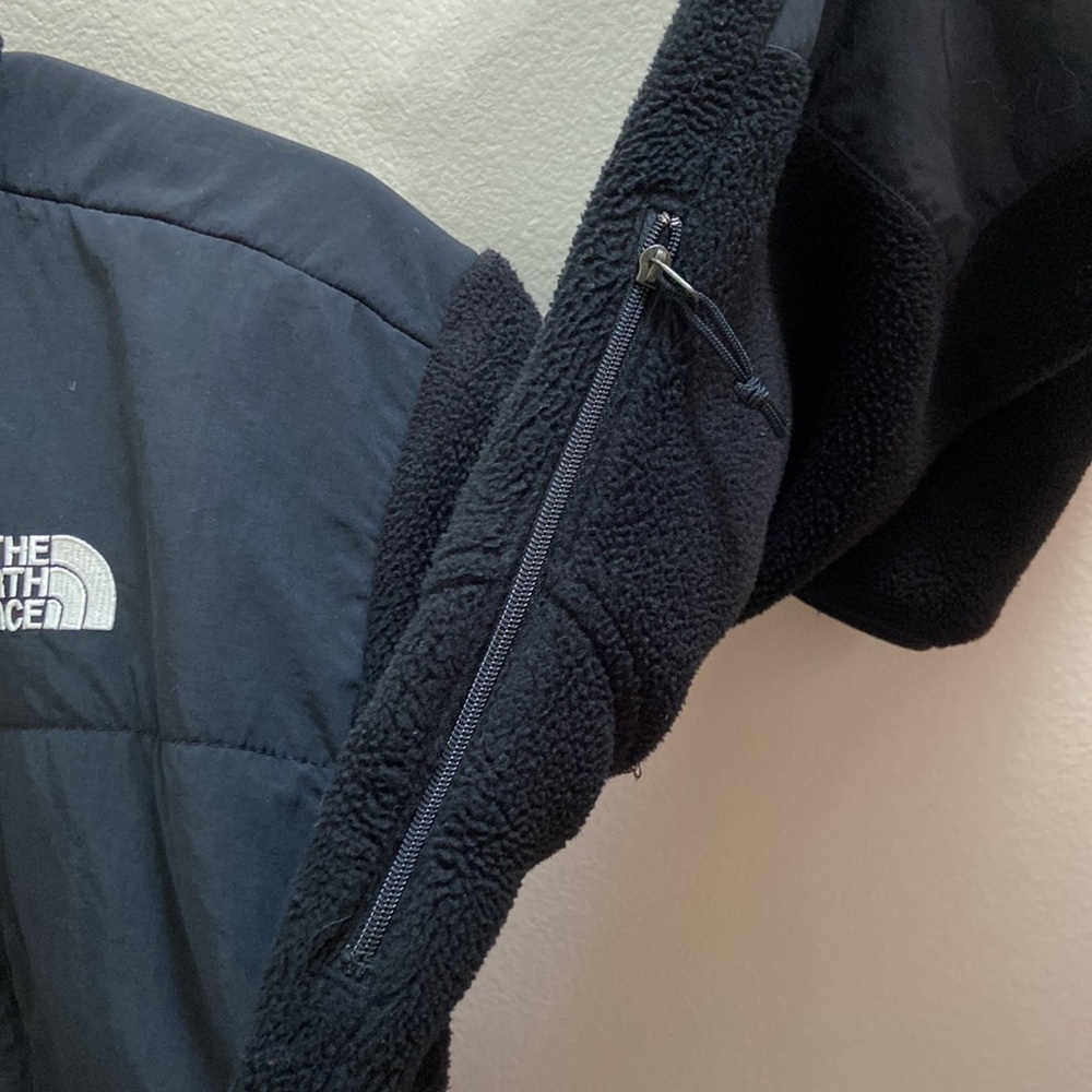 Men’s The North Face black fleece zip up jacket. Polartec recycled. Size medium. - Picture 5 of 16